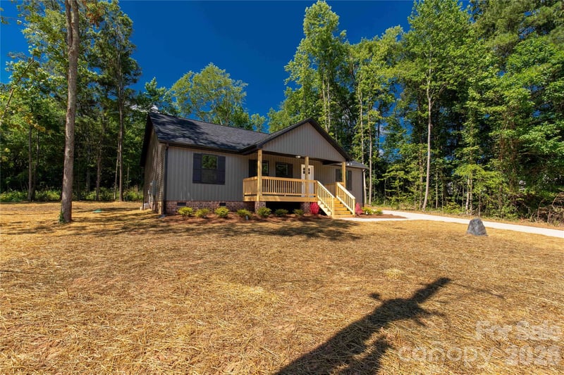 1433 Mack Dr, Mcconnells, SC 29726
