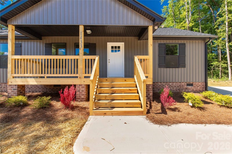 1433 Mack Dr, Mcconnells, SC 29726