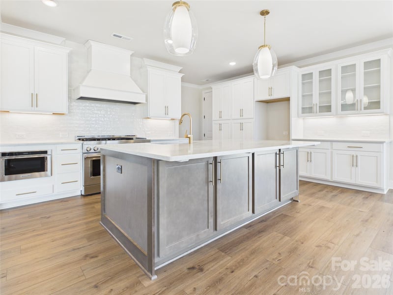 1055 Rolling Meadows Dr, Mooresville, NC 28115