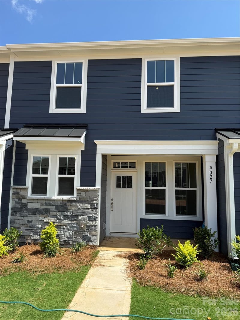 9027 Gulledge Ct, Charlotte, NC 28262