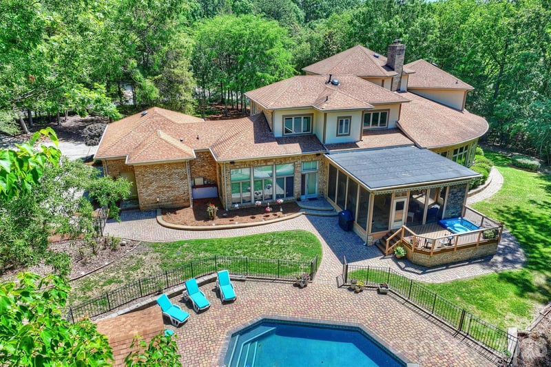 3301 Providence Plantation Ln, Charlotte, NC 28270