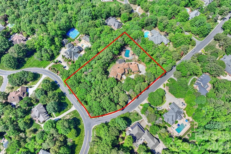 3301 Providence Plantation Ln, Charlotte, NC 28270