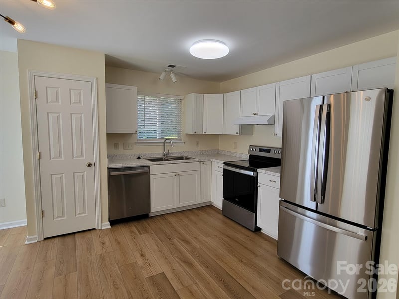 8012 Sheckler Ln, Matthews, NC 28104