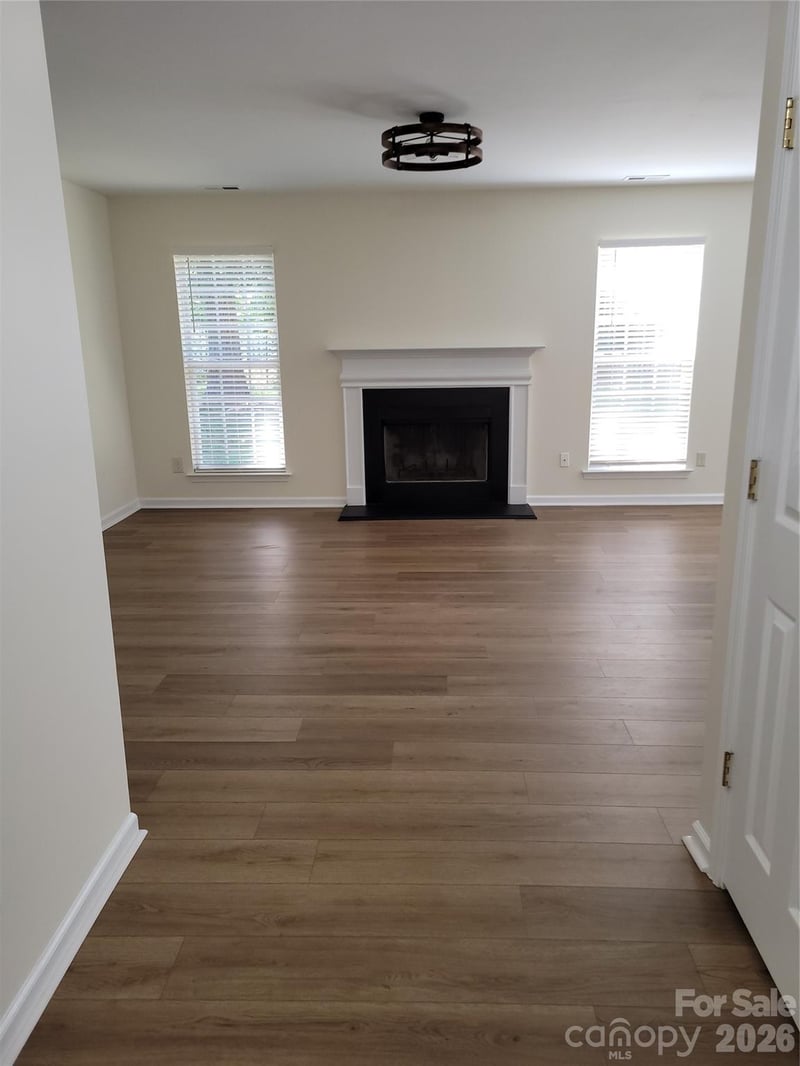 8012 Sheckler Ln, Matthews, NC 28104