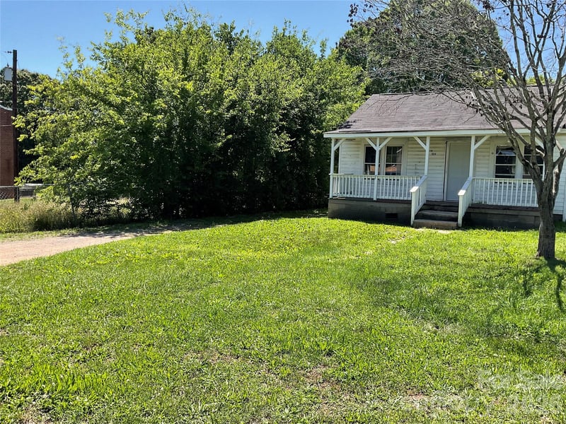 1024 Catawba St, Lincolnton, NC 28092