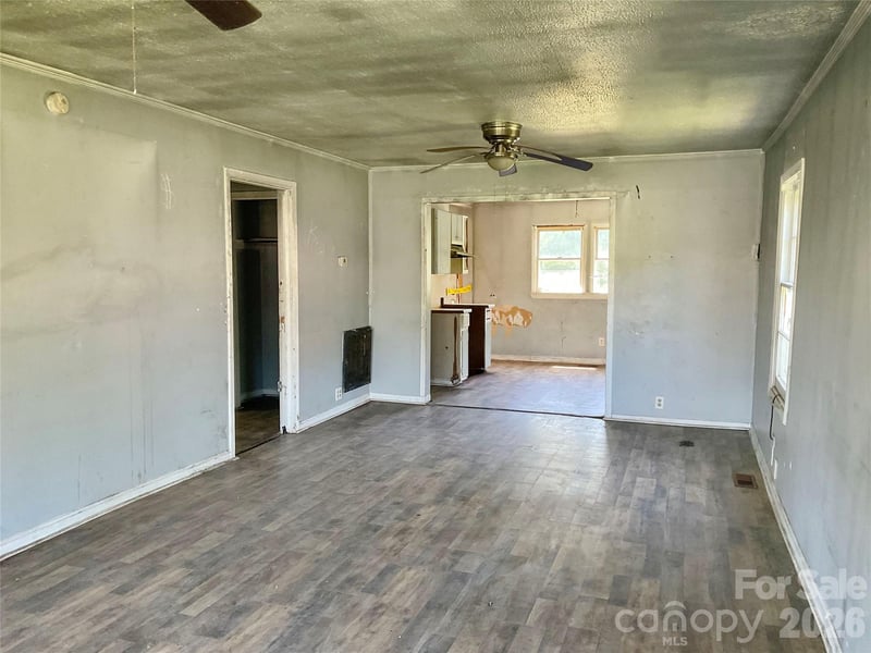 1024 Catawba St, Lincolnton, NC 28092