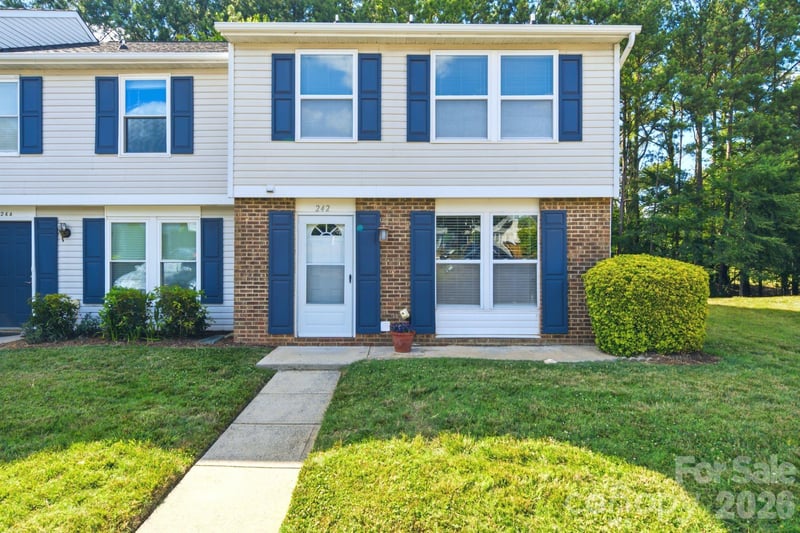 242 Water Oak Dr, Pineville, NC 28134