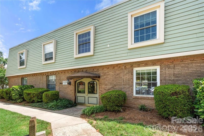 2630 Park Rd, Charlotte, NC 28209