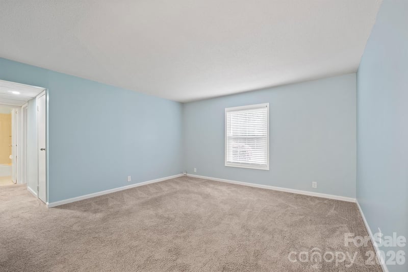 2630 Park Rd, Charlotte, NC 28209