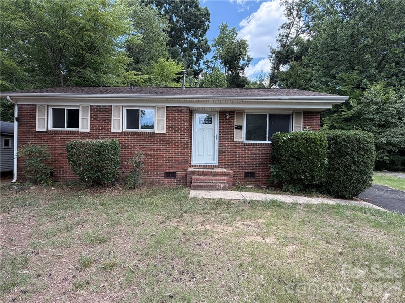 2824 Cedarhurst Dr, Charlotte, NC 28269