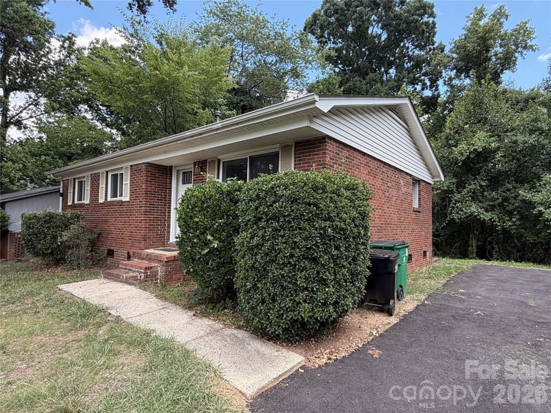 2824 Cedarhurst Dr, Charlotte, NC 28269