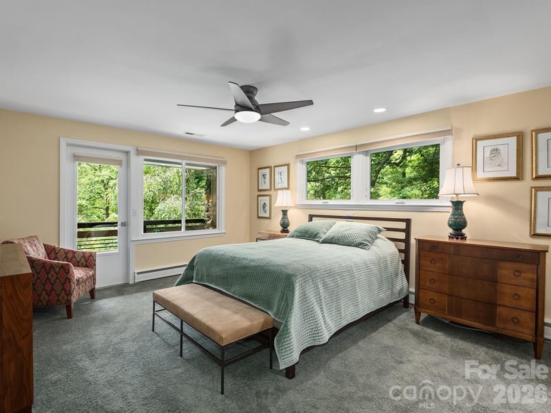 65 Cliff Dr, Laurel Park, NC 28739