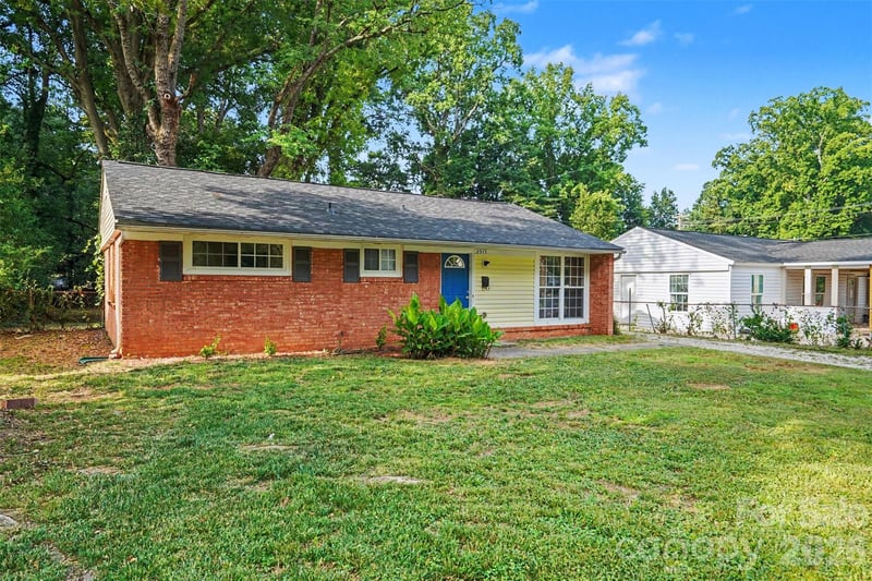 2515 Lasalle St, Charlotte, NC 28216