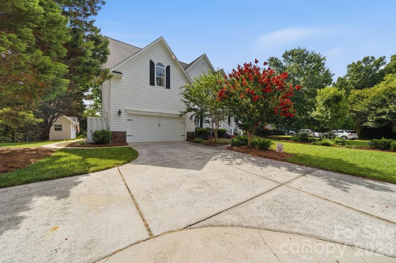 10203 Rougemont Ln, Charlotte, NC 28277