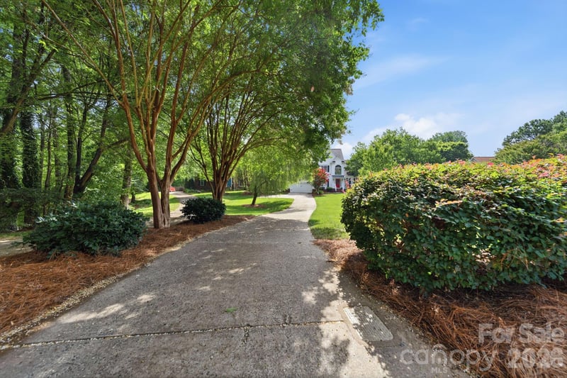 10203 Rougemont Ln, Charlotte, NC 28277