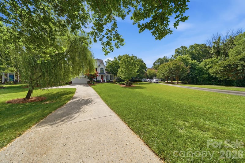 10203 Rougemont Ln, Charlotte, NC 28277