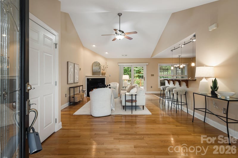 3 Bombay Ct, Candler, NC 28715