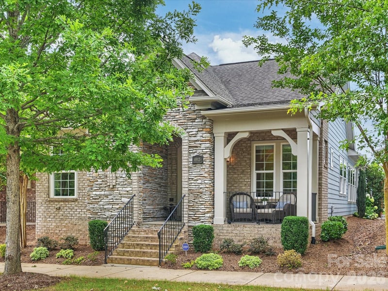 4913 Providence Country Club Dr, Charlotte, NC 28277
