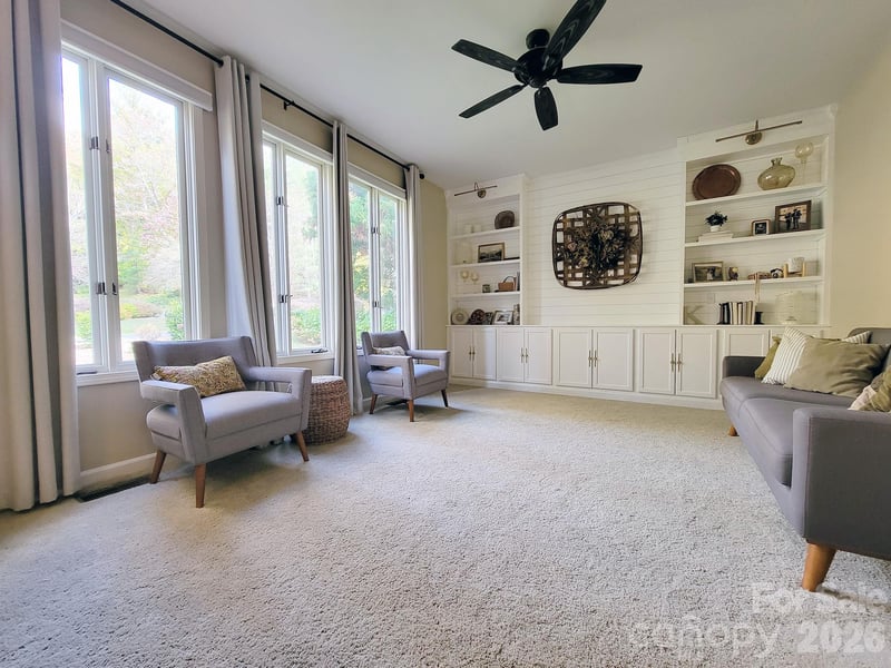 305 Sondley Dr, Asheville, NC 28805