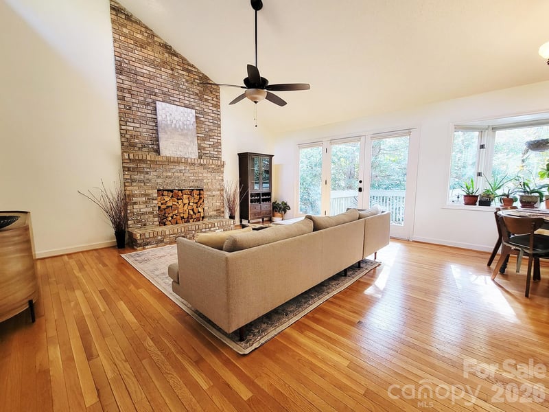 305 Sondley Dr, Asheville, NC 28805