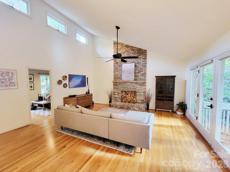305 Sondley Dr, Asheville, NC 28805
