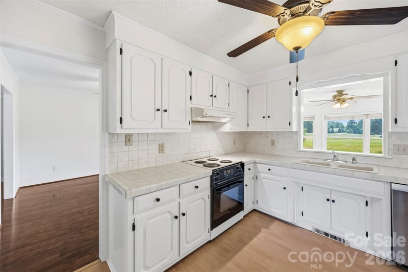 3447 Lake Shore Rd, Denver, NC 28037