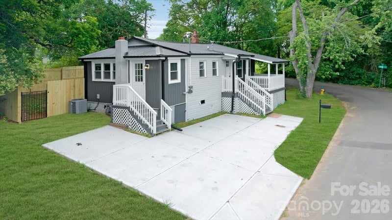 304 Derby Ave, Newton, NC 28658