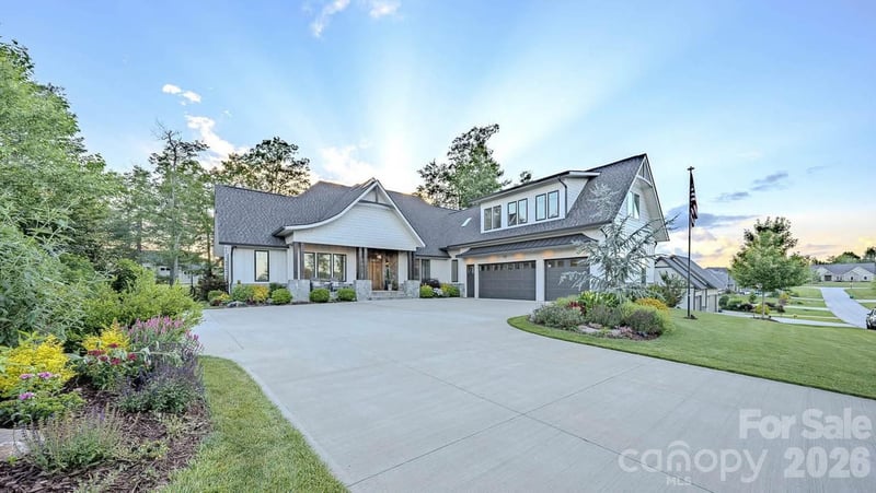 73 Angelina Ln, Mills River, NC 28759