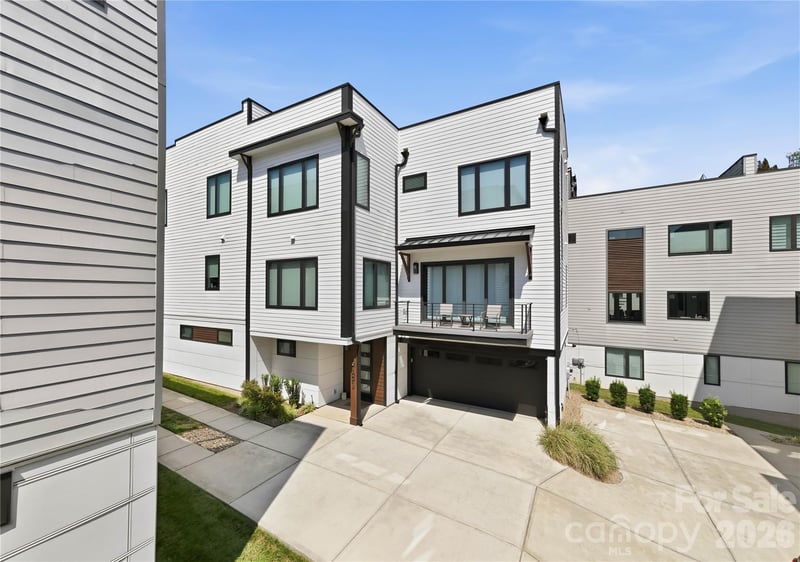 1004 Westbrook Dr, Charlotte, NC 28202