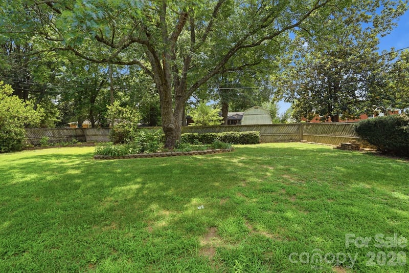 218 Drye Ln, Matthews, NC 28104
