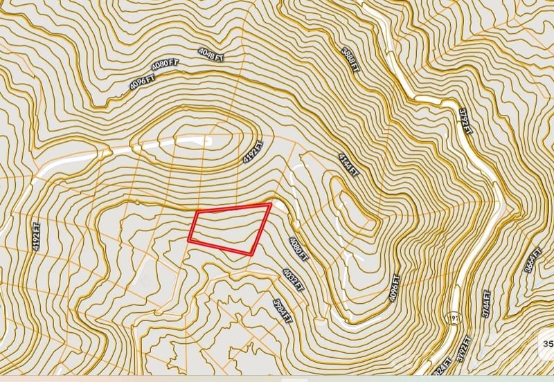 000 Hawks Nest Dr, Burnsville, NC 28714