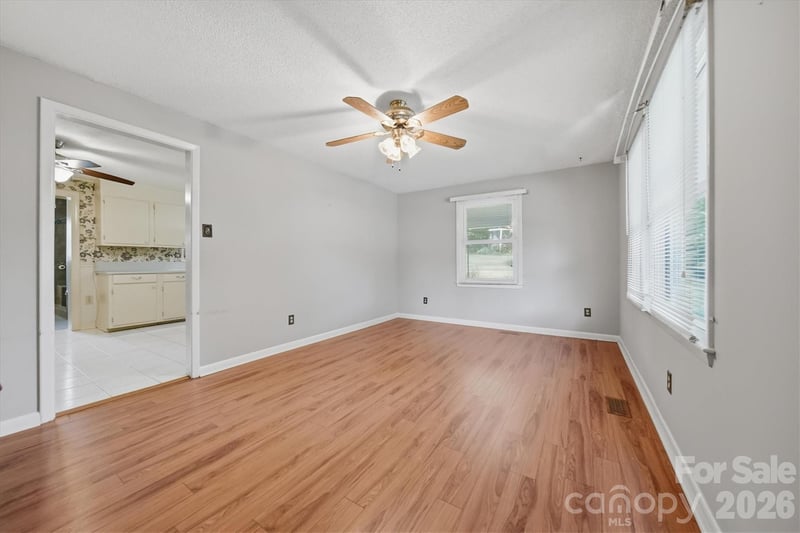 8035 Old Nc 10 None, Hickory, NC 28602