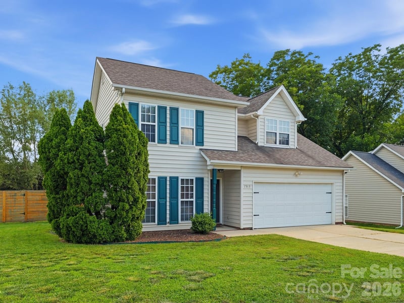 7313 Mapleridge Dr, Charlotte, NC 28210
