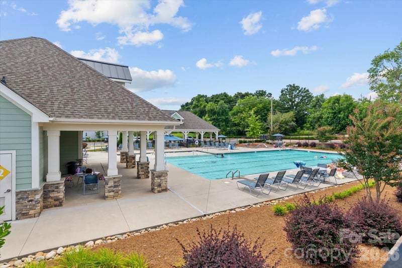 8122 Downy Oak Ln, Charlotte, NC 28269