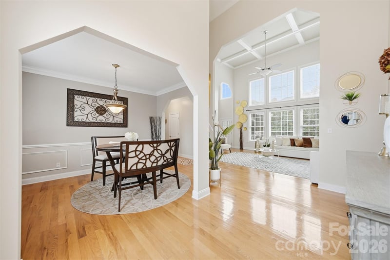 1710 30th Avenue Dr, Hickory, NC 28601