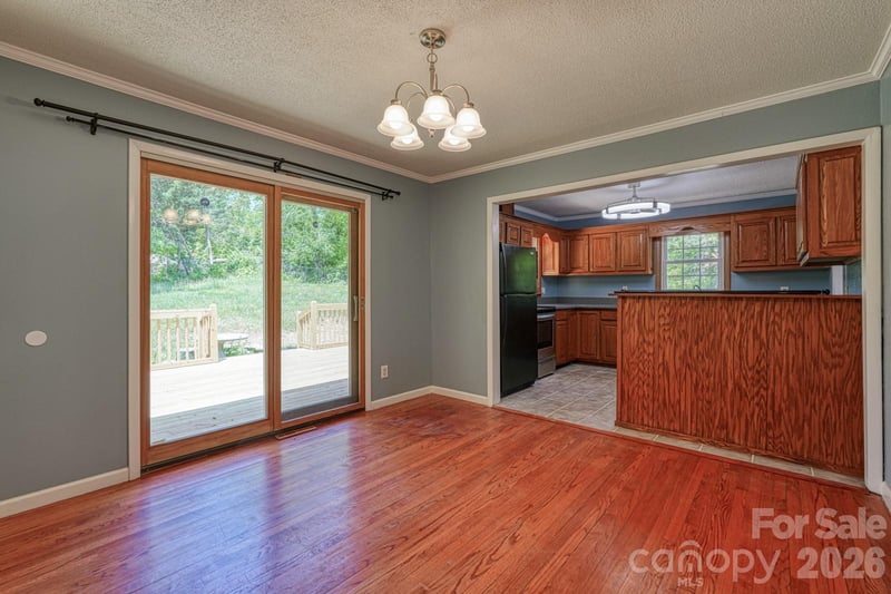 509 Brookside Camp Rd, Hendersonville, NC 28792