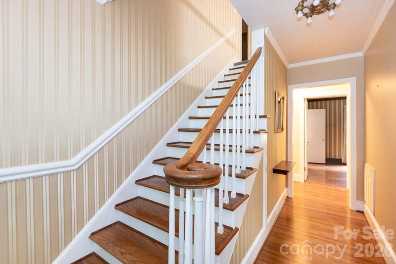 5511 Robinhood Rd, Charlotte, NC 28211