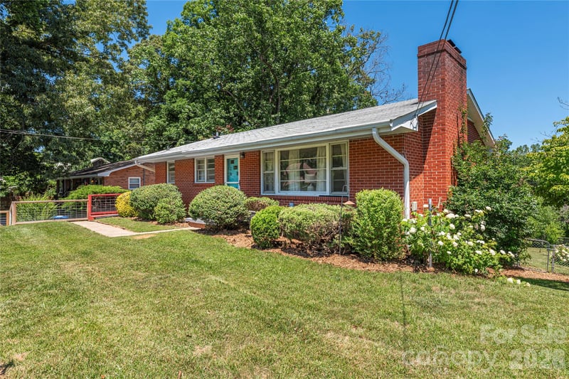 16 Oteen Church Rd, Asheville, NC 28805