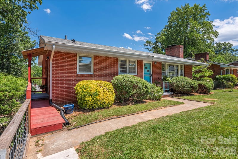 16 Oteen Church Rd, Asheville, NC 28805