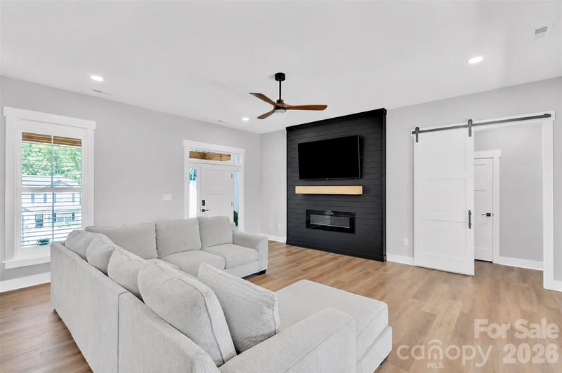 2754 Emperor St, Claremont, NC 28610