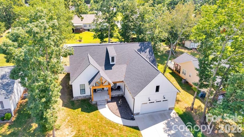 2754 Emperor St, Claremont, NC 28610