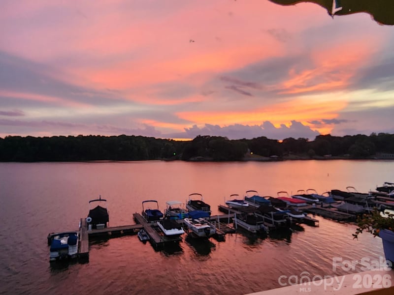 7332 Lakefront Dr #4, Charlotte, NC 28278