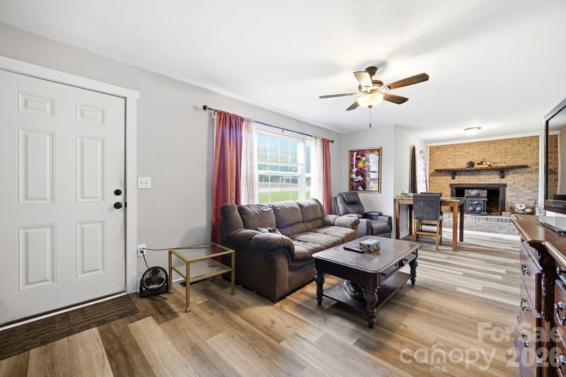 2190 Dobys Bridge Rd, Fort Mill, SC 29715