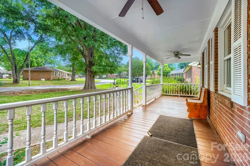 221 Eden Cir, Pineville, NC 28134