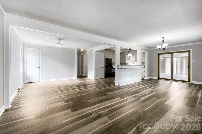 221 Eden Cir, Pineville, NC 28134