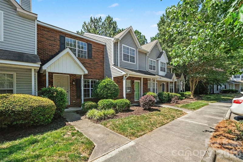 9132 Charminster Ct, Charlotte, NC 28269