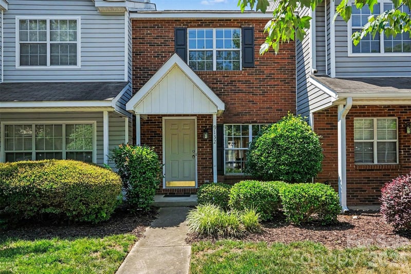 9132 Charminster Ct, Charlotte, NC 28269
