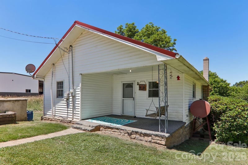 414 Skyline Dr, Canton, NC 28716