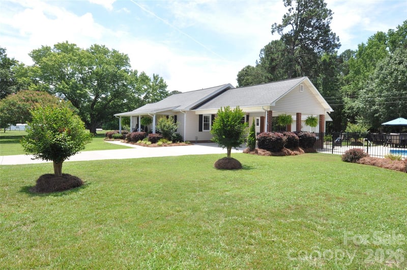 1834 Josie Rd, Blackstock, SC 29014