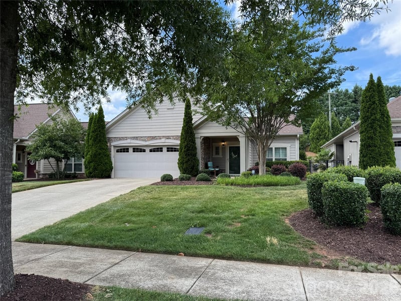 159 Brawley Point Cir, Mooresville, NC 28117